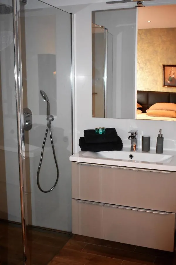 De Oude Limonadefabriek Bed and Breakfast Beek  Bed & Breakfast